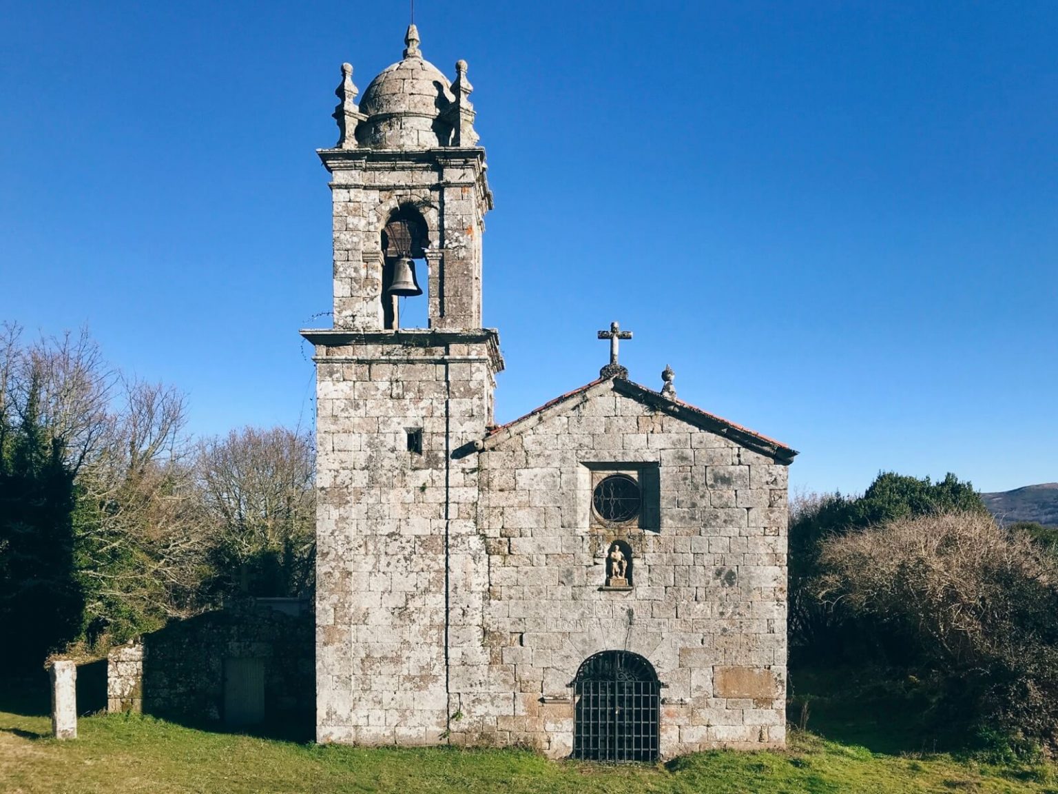 Igrexa de San Xoán de Camba – Among the Stones